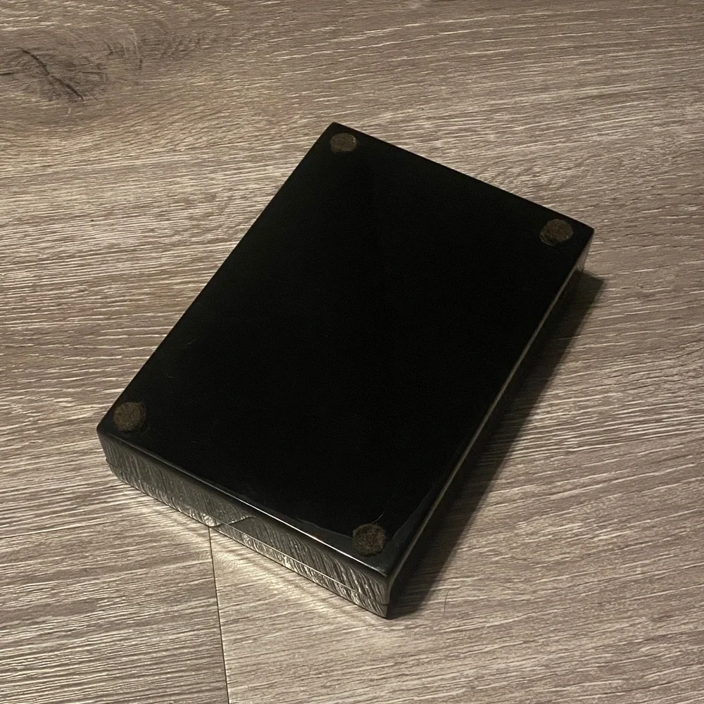 Black Box with 420 Leaf Design